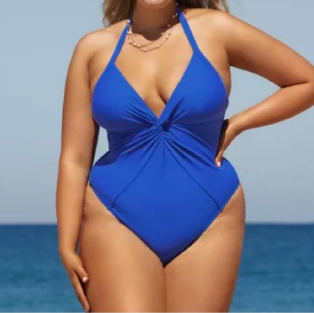 🐬 Cupshe Women's Plus Size Twisted Halter One Piece Swimsuit . Size 3X